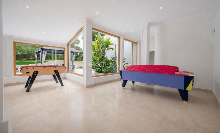 Image No.10-4 Bed Villa for sale