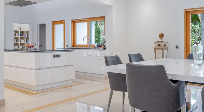 Image No.18-4 Bed Villa for sale