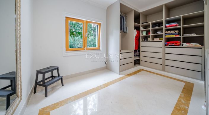 Image No.8-4 Bed Villa for sale