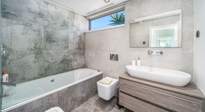 Image No.20-3 Bed Villa for sale