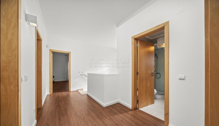 Image No.22-5 Bed Villa for sale