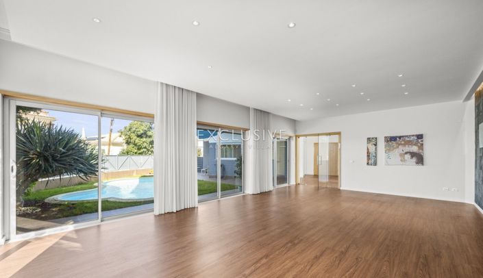 Image No.5-5 Bed Villa for sale