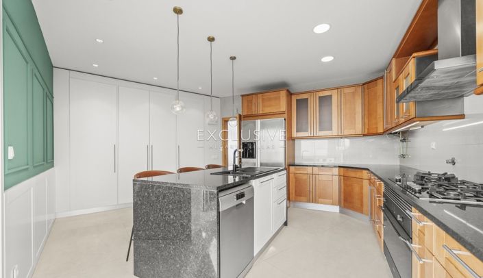 Image No.8-5 Bed Villa for sale