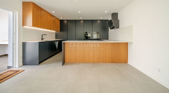 Image No.11-4 Bed Villa for sale