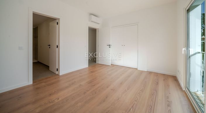 Image No.21-4 Bed Villa for sale