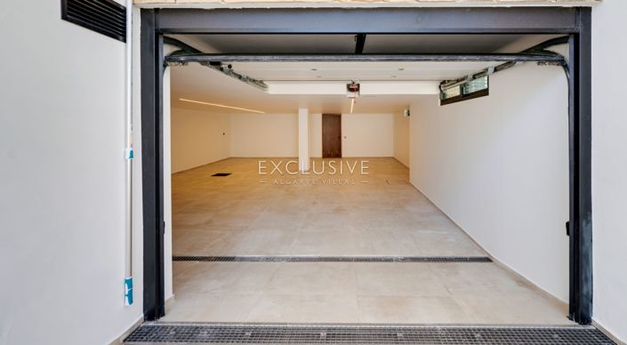 Image No.18-5 Bed Villa for sale