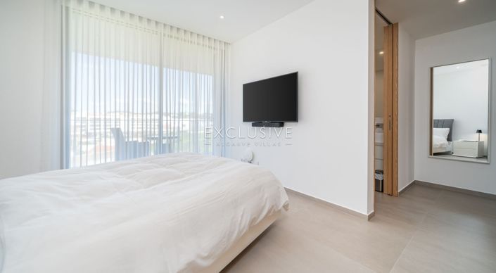 Image No.12-3 Bed Apartment for sale