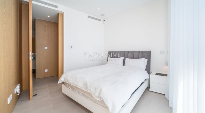 Image No.21-3 Bed Apartment for sale