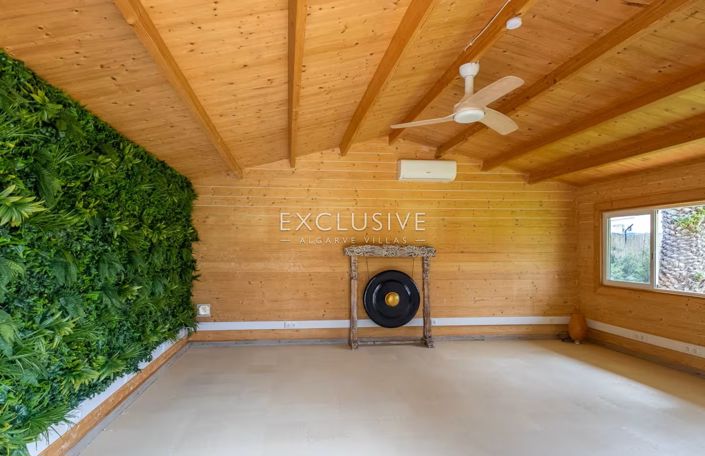 Image No.10-6 Bed Villa for sale