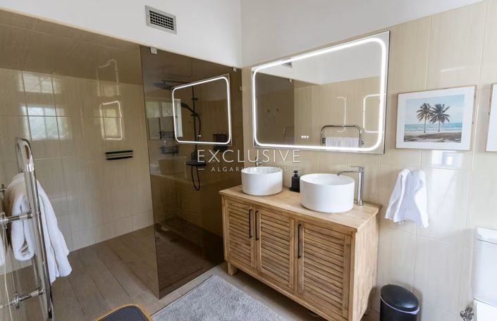 Image No.29-6 Bed Villa for sale