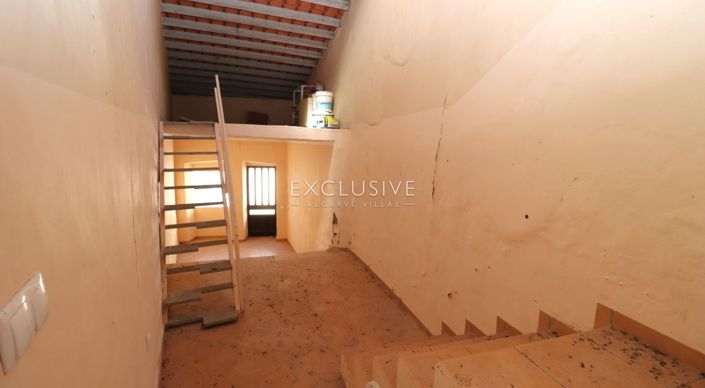 Image No.18-3 Bed Villa for sale