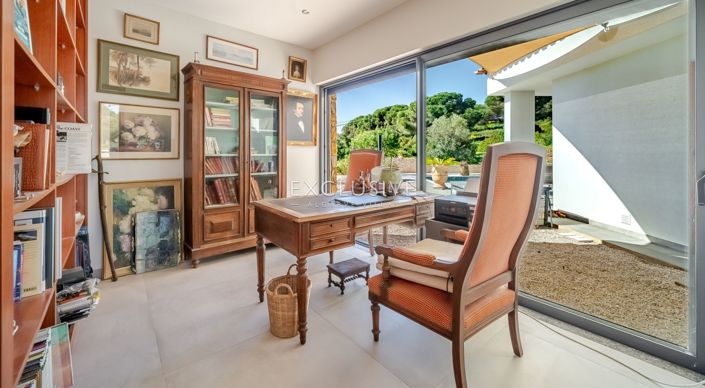 Image No.18-4 Bed Villa for sale