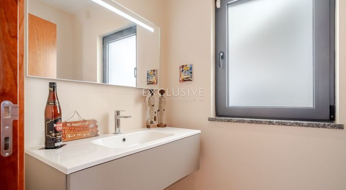 Image No.19-4 Bed Villa for sale