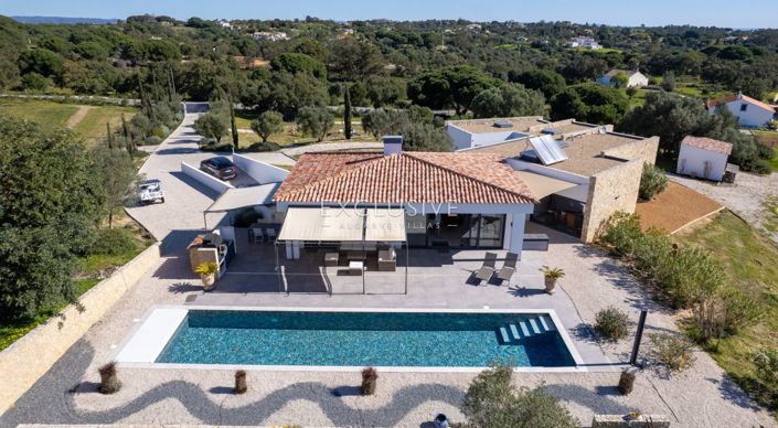 Image No.2-4 Bed Villa for sale