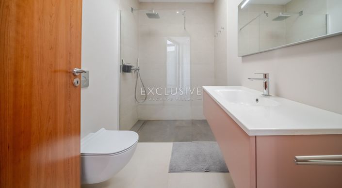 Image No.25-4 Bed Villa for sale