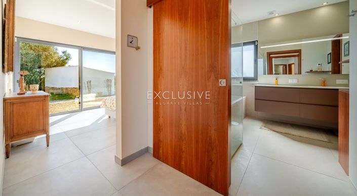 Image No.30-4 Bed Villa for sale