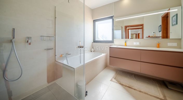Image No.31-4 Bed Villa for sale