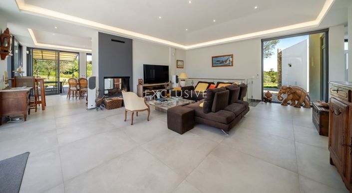 Image No.9-4 Bed Villa for sale