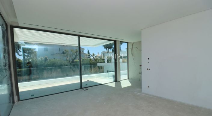 Image No.15-4 Bed Villa for sale