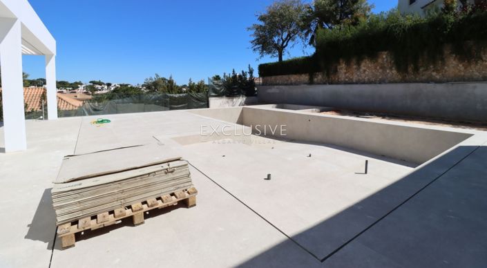 Image No.3-4 Bed Villa for sale