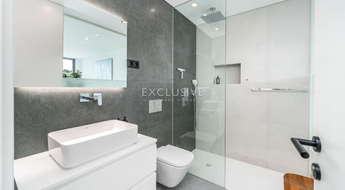 Image No.17-3 Bed Villa for sale