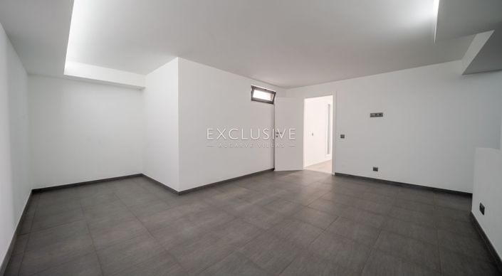 Image No.14-3 Bed Villa for sale