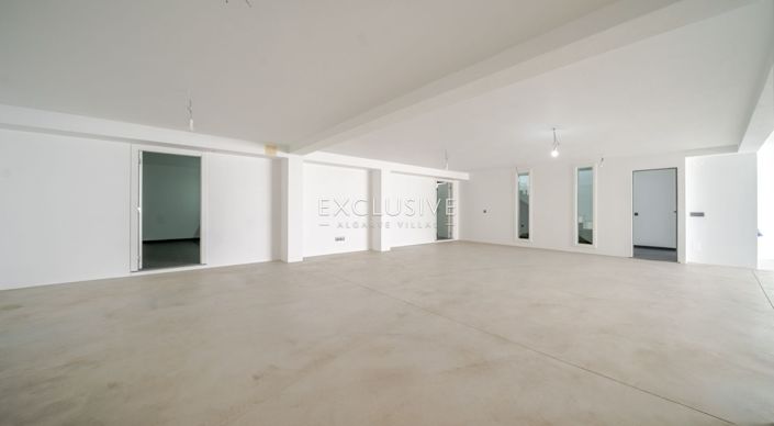 Image No.18-3 Bed Villa for sale