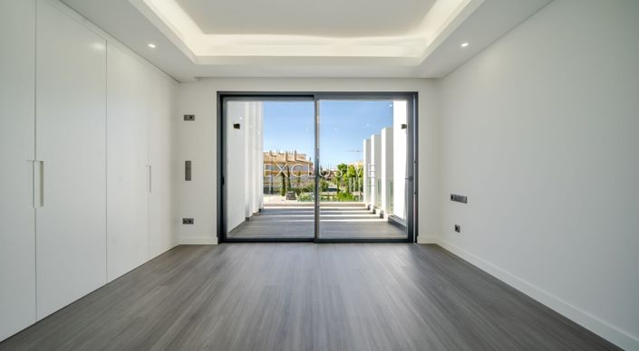 Image No.22-3 Bed Villa for sale