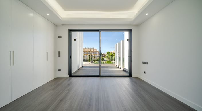 Image No.24-3 Bed Villa for sale