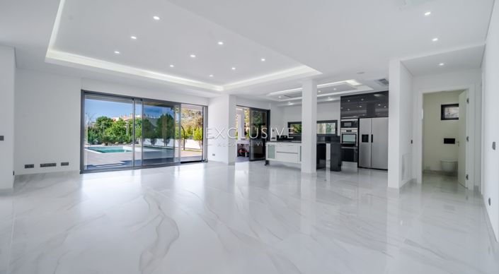 Image No.25-3 Bed Villa for sale