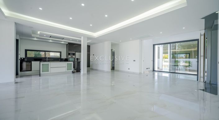 Image No.26-3 Bed Villa for sale