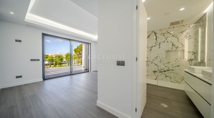 Image No.27-3 Bed Villa for sale