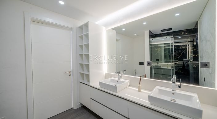 Image No.34-3 Bed Villa for sale