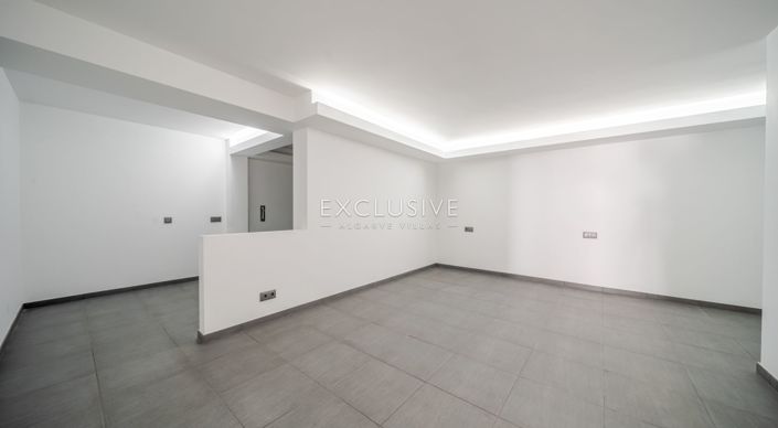 Image No.35-3 Bed Villa for sale