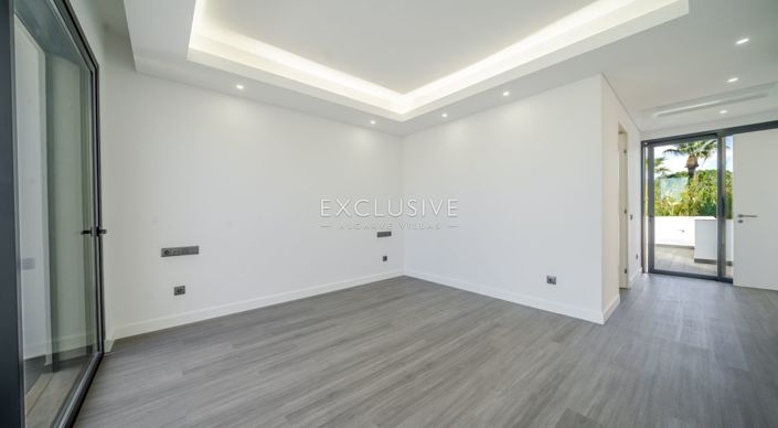 Image No.42-3 Bed Villa for sale