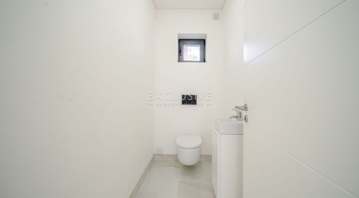 Image No.48-3 Bed Villa for sale