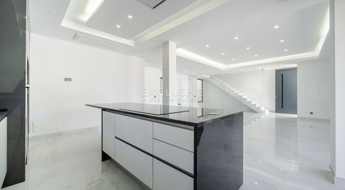 Image No.8-3 Bed Villa for sale