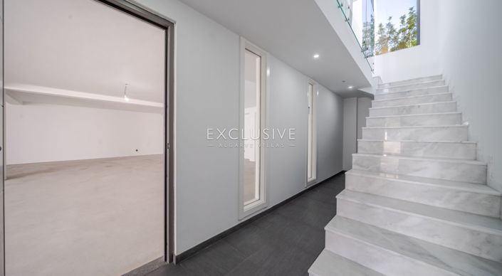 Image No.9-3 Bed Villa for sale