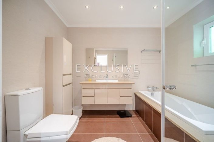 Image No.14-3 Bed Villa for sale
