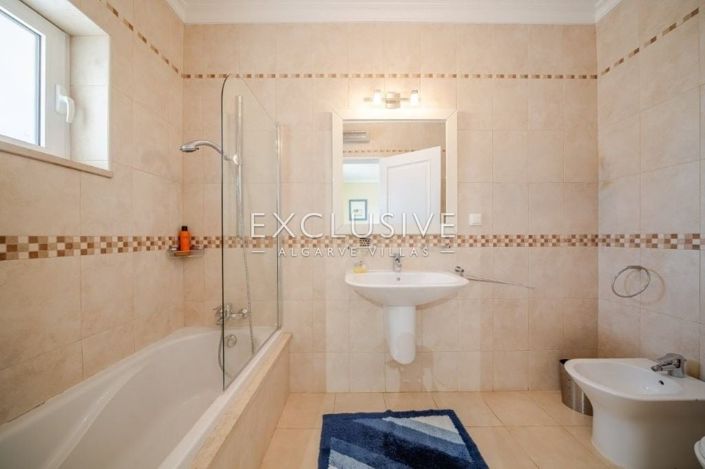 Image No.20-3 Bed Villa for sale