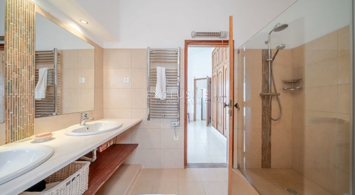 Image No.18-3 Bed Villa for sale