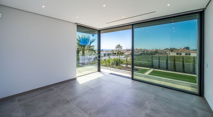 Image No.11-3 Bed Villa for sale