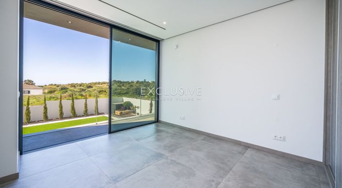 Image No.17-3 Bed Villa for sale