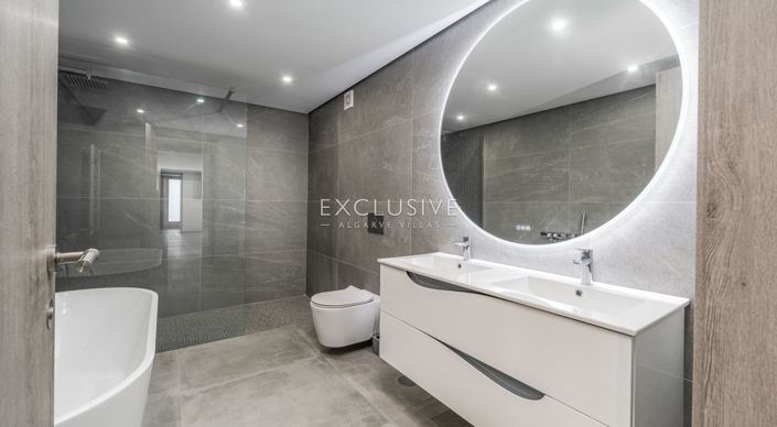 Image No.24-3 Bed Villa for sale