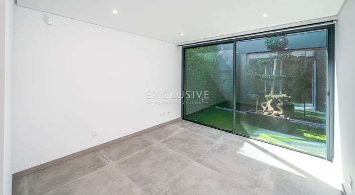 Image No.26-3 Bed Villa for sale