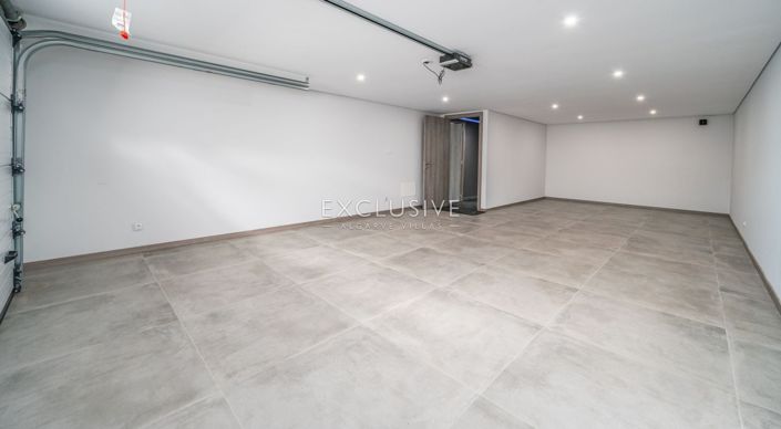 Image No.29-3 Bed Villa for sale