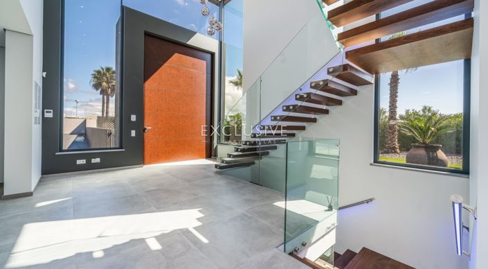 Image No.3-3 Bed Villa for sale