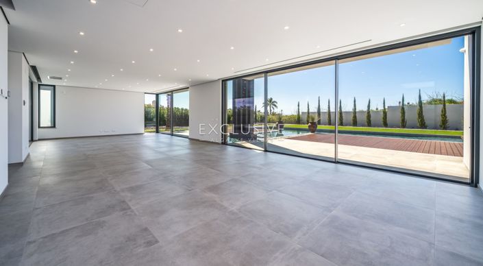 Image No.4-3 Bed Villa for sale