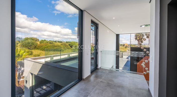 Image No.9-3 Bed Villa for sale