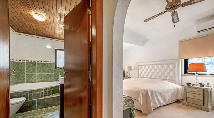 Image No.28-3 Bed Villa for sale